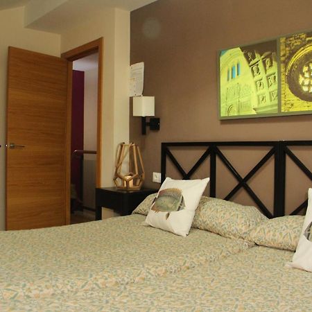 Apartamentos Alcazar De באיסה מראה חיצוני תמונה