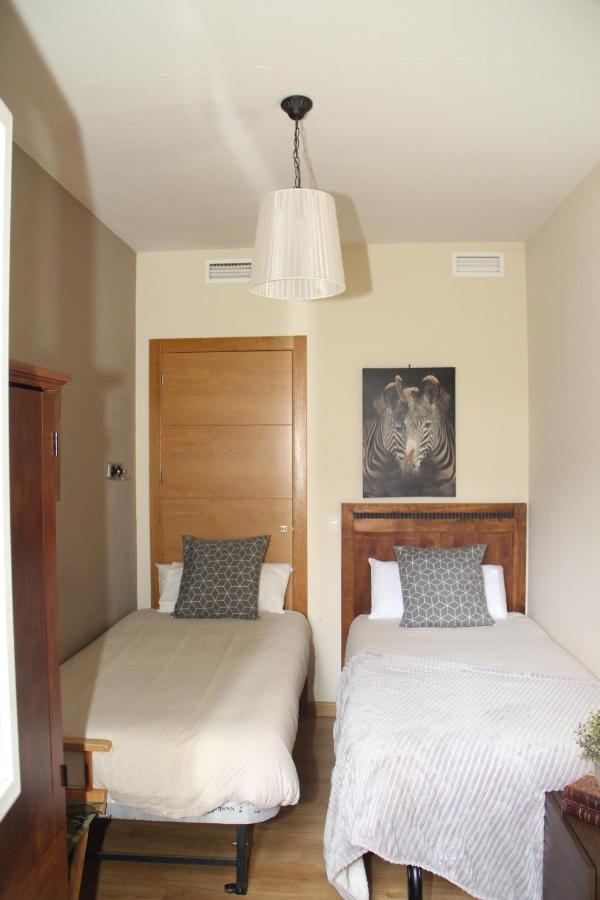 Apartamentos Alcazar De באיסה מראה חיצוני תמונה
