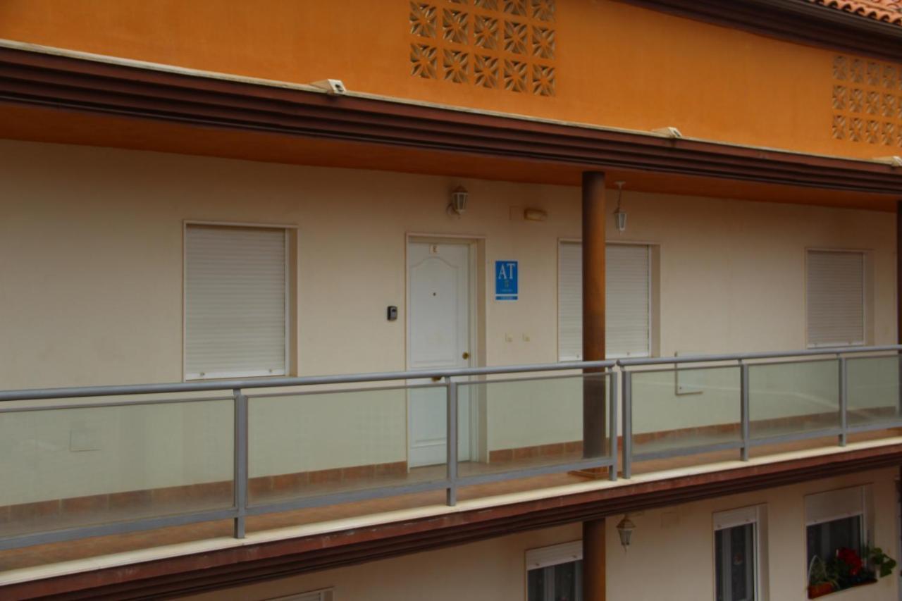 Apartamentos Alcazar De באיסה מראה חיצוני תמונה