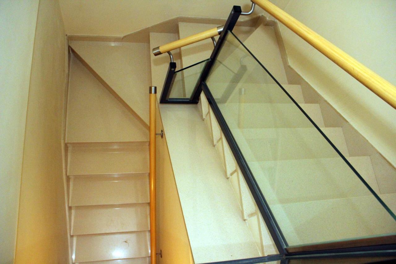 Apartamentos Alcazar De באיסה מראה חיצוני תמונה