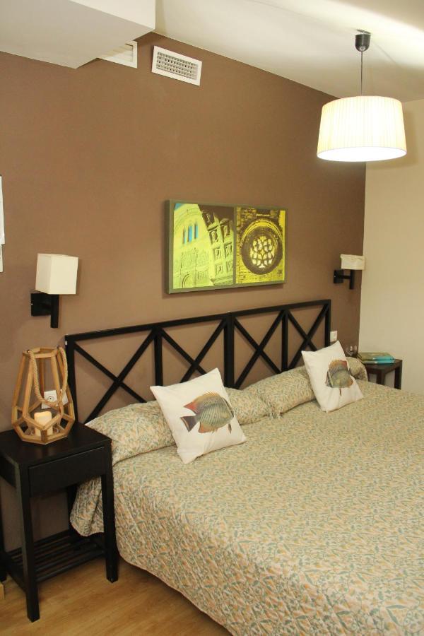 Apartamentos Alcazar De באיסה מראה חיצוני תמונה