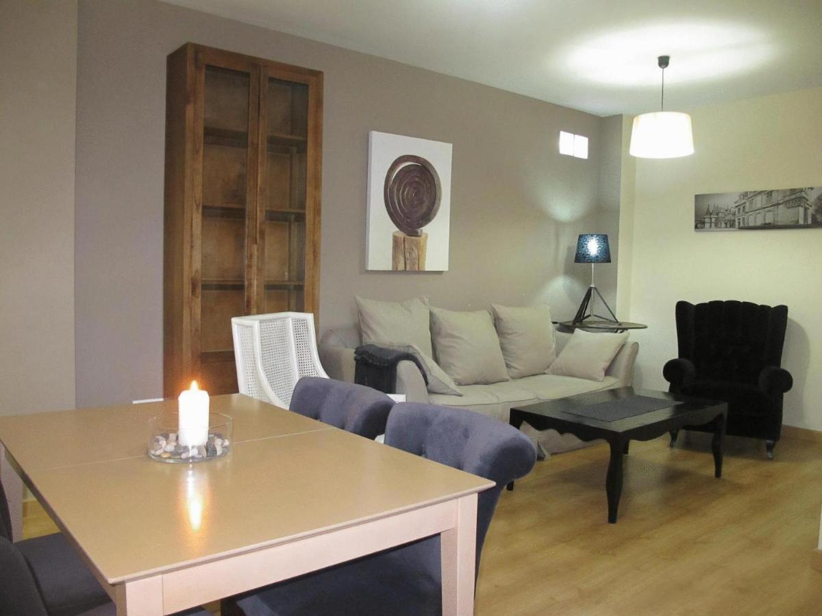 Apartamentos Alcazar De באיסה חדר תמונה