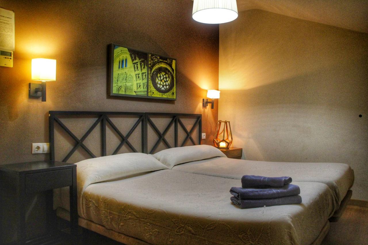 Apartamentos Alcazar De באיסה מראה חיצוני תמונה
