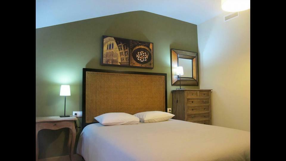 Apartamentos Alcazar De באיסה מראה חיצוני תמונה